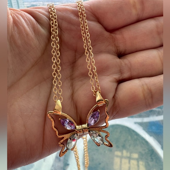 Set Of 2 Magnet Butterfly Necklaces - Picture 4 of 4